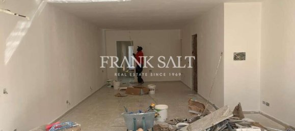 3 bedrooms Apartment in Victoria, Malta No. 636 4