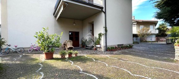 8 rooms Villa in Curno, Italy No. 7042 10