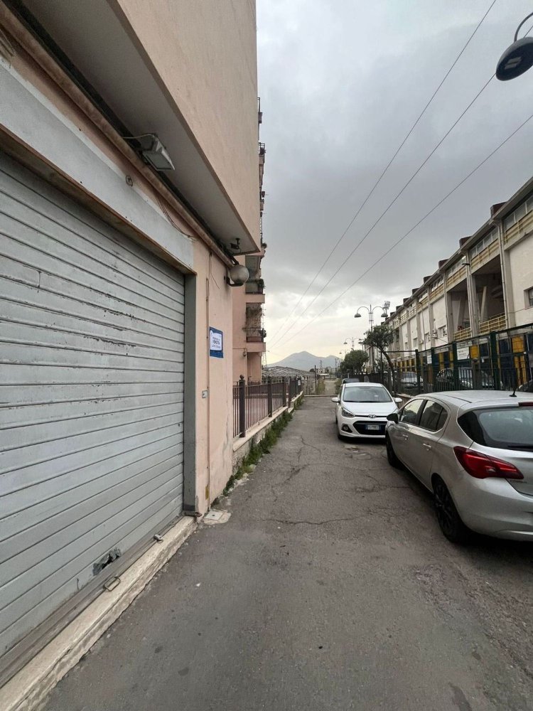 Propriété commerciale à Castellammare di Stabia, Italy 30m² No. 322681