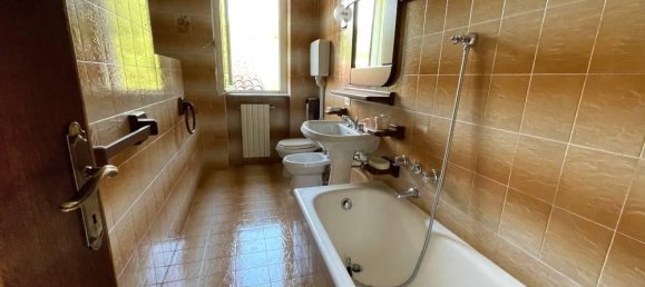 3غرفة منزل في Albino, Italy رقم 37267 10