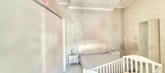 2 bedrooms Apartment in Naples, Italy No. 260214 3