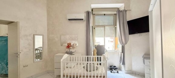 2 bedrooms Apartment in Naples, Italy No. 260214 4