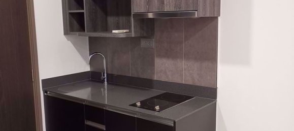 1 chambre Condo à Bang Rak, Thailand No. 10133 5