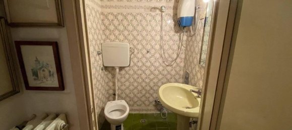 4 rooms Apartment in Reggio Emilia, Italy No. 162723 8