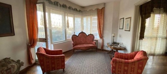 4 rooms Apartment in Reggio Emilia, Italy No. 162723 5