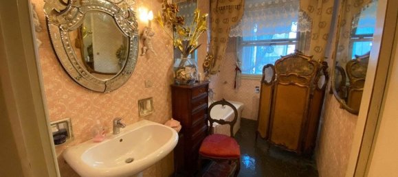 4 rooms Apartment in Reggio Emilia, Italy No. 162723 12