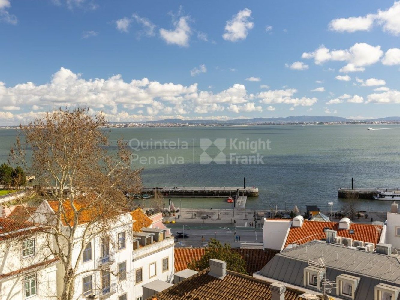 2 bedrooms Apartment in Lisbon, Portugal No. 98712