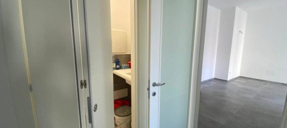 4-salle Appartement à Follonica, Italy No. 35993 12