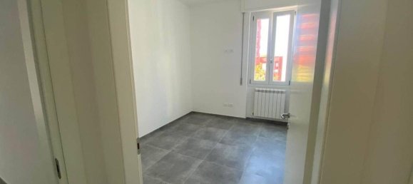 4-salle Appartement à Follonica, Italy No. 35993 18