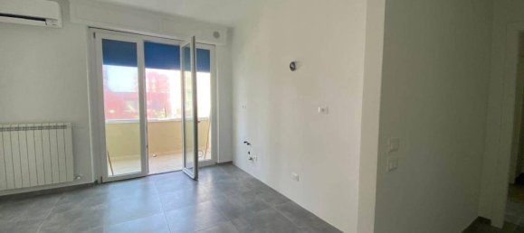 4-salle Appartement à Follonica, Italy No. 35993 4