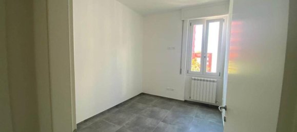 4-salle Appartement à Follonica, Italy No. 35993 16