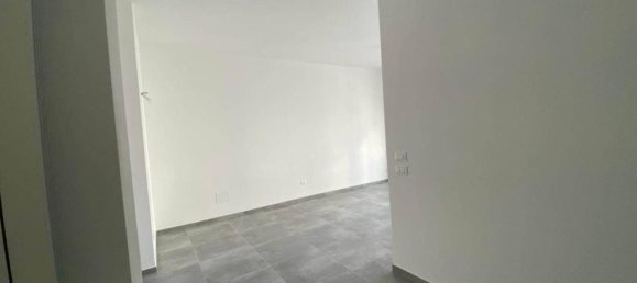 4-salle Appartement à Follonica, Italy No. 35993 3