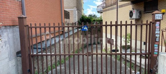 100m² Garage in Rome, Italy No. 57523 2