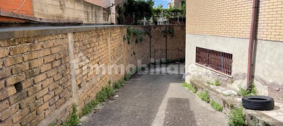 100m² Garage in Rome, Italy No. 57523 3