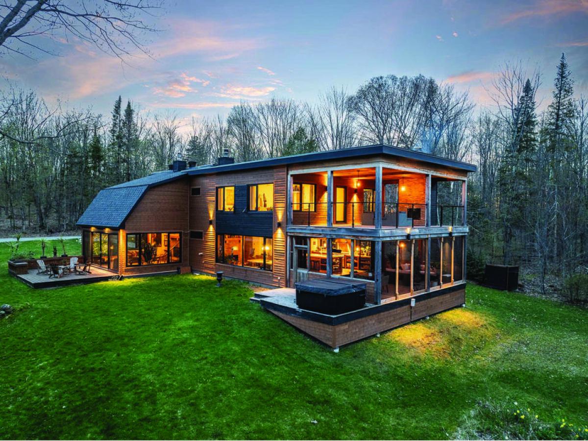 4 bedrooms House in Eastman, Canada No. 435