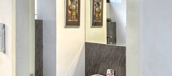  Office in Railay Beach, Thailand No. 58550 3