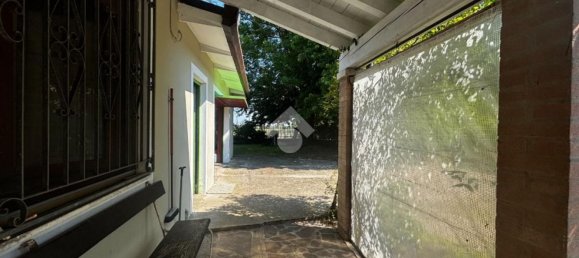 Apartamento de 2 dormitorios en San Benedetto Po, Italy No. 359690 11