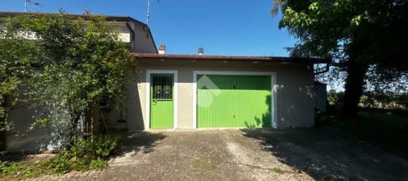 Apartamento de 2 dormitorios en San Benedetto Po, Italy No. 359690 16