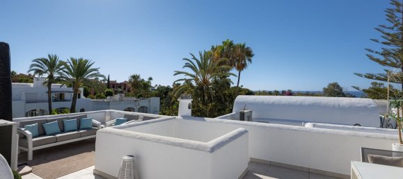 3 bedrooms Townhouse in Estepona, Spain No. 96844 3