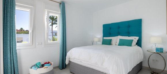 3 bedrooms Townhouse in Estepona, Spain No. 96844 11