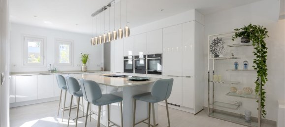 3 bedrooms Townhouse in Estepona, Spain No. 96844 8