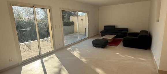 4 bedrooms House in Verrieres-le-Buisson, France No. 123582 2