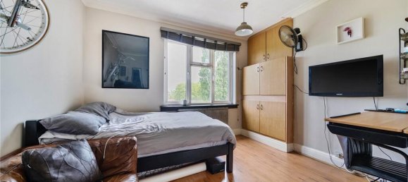 4 bedrooms House in Harrow, United Kingdom No. 12168 9