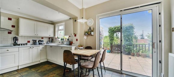 4 bedrooms House in Harrow, United Kingdom No. 12168 5