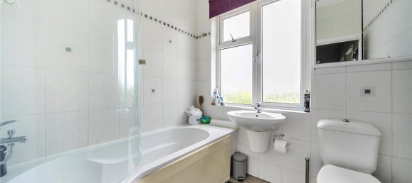 4 bedrooms House in Harrow, United Kingdom No. 12168 13