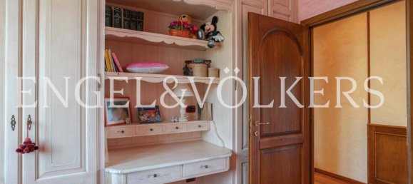 3 Schlafzimmer Wohnung in Naples, Italy, Nr. 68752 4