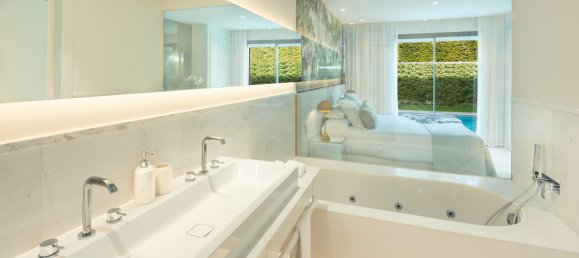 4 bedrooms Villa in Guadalmina, Spain No. 2993 8