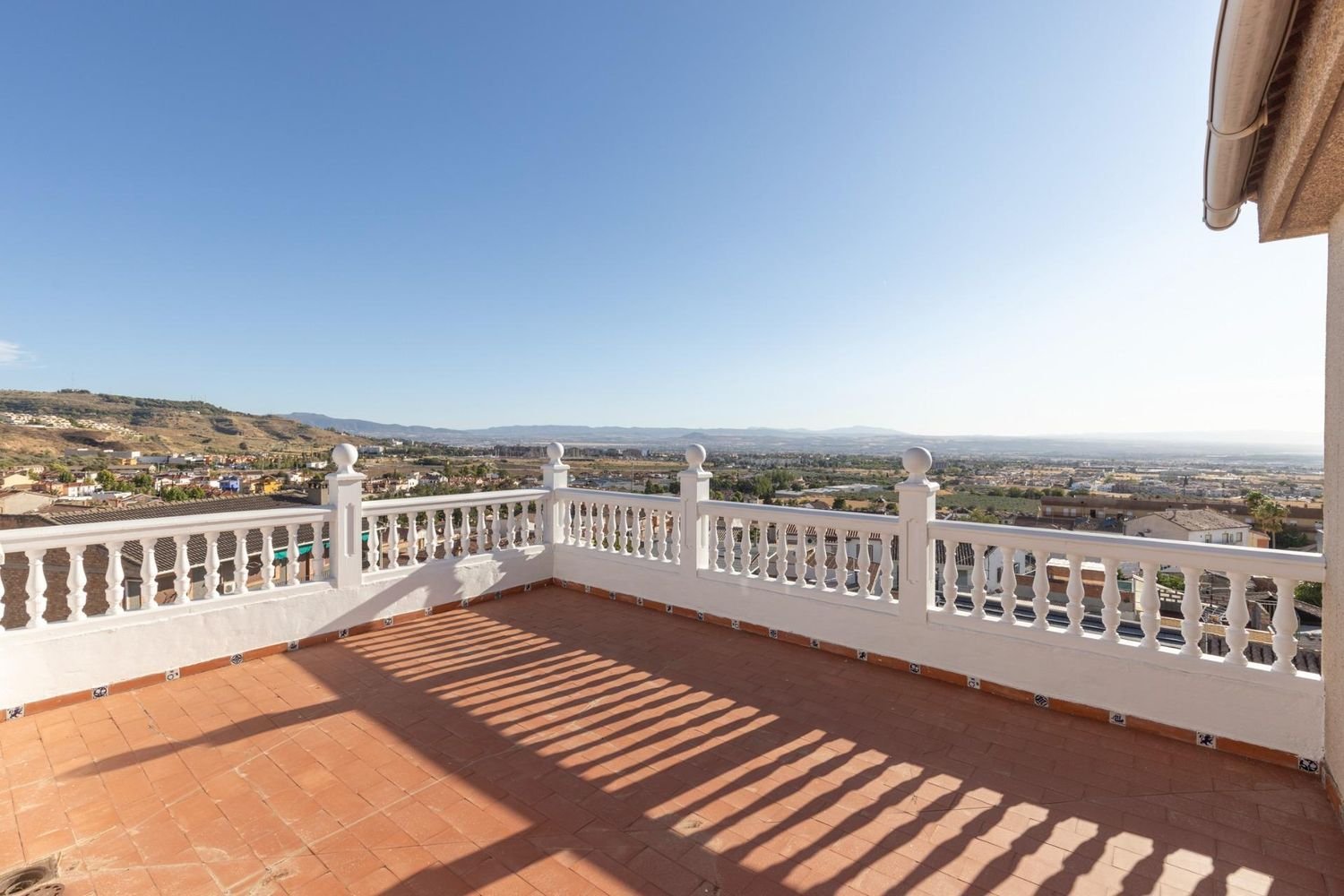 5 Schlafzimmer Haus in Jun, Spain, Nr. 263388