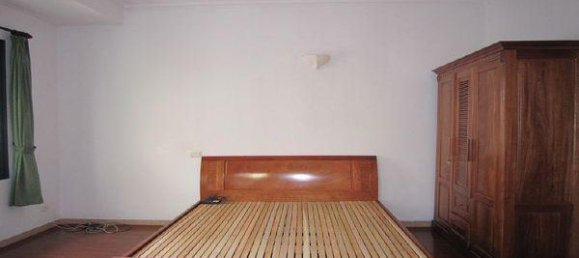 Casa de 4 dormitorios en Tay Ho, Vietnam No. 7071 7