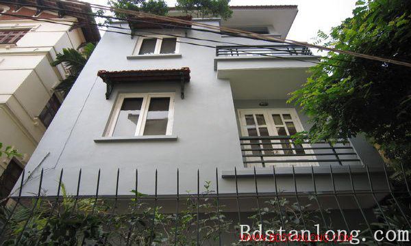 Casa de 4 dormitorios en Tay Ho, Vietnam No. 7071