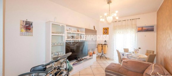 2 bedrooms Apartment in Messina, Italy No. 375908 2
