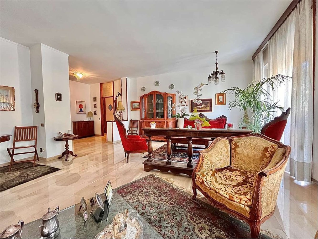 4غرفة شقة في Milan, Italy رقم 261237