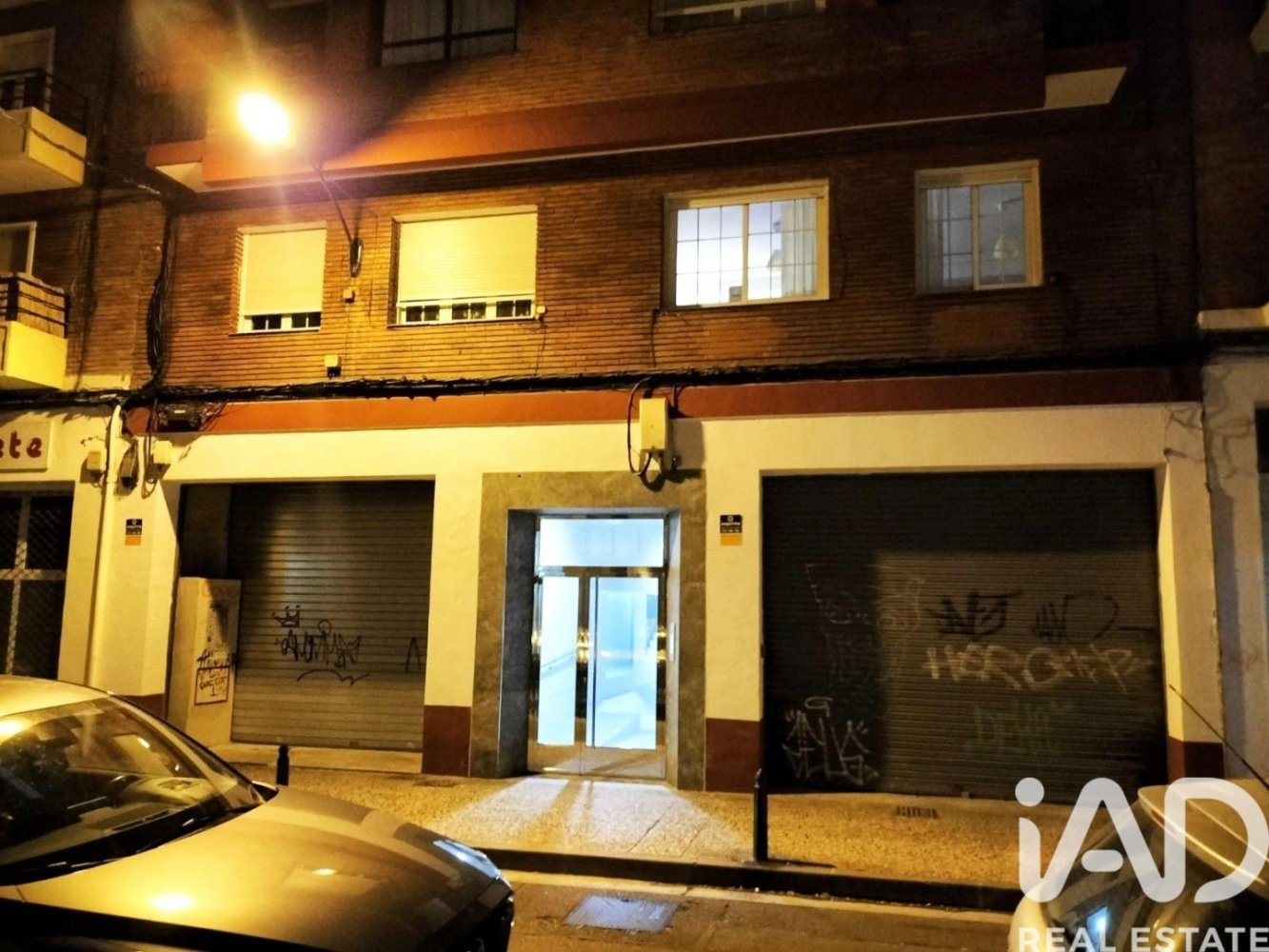 Gewerbliche Immobilie in Zaragoza, Spain 580m², Nr. 292358