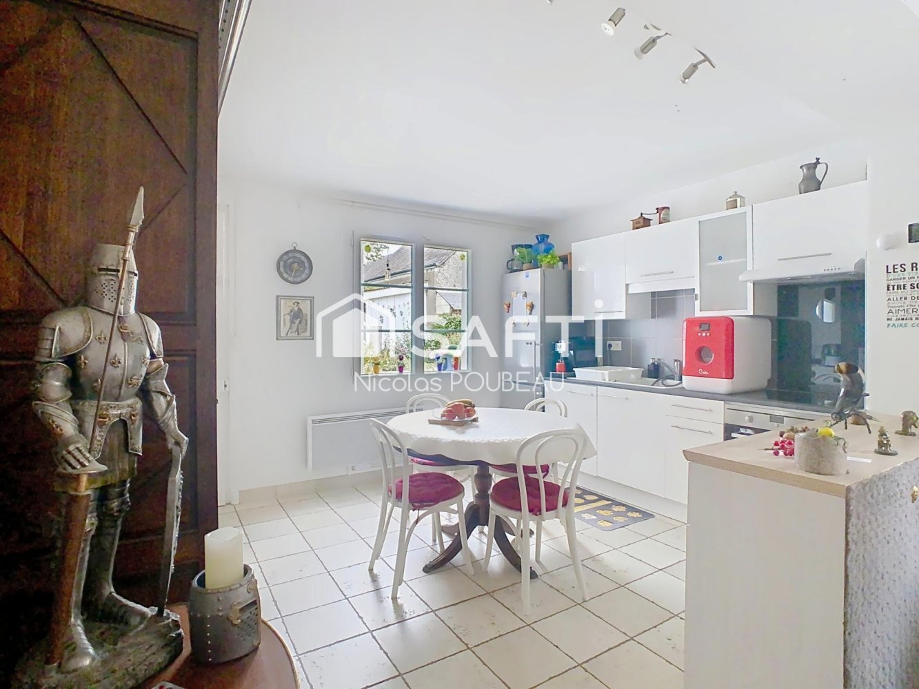 Casa de 4 dormitorios en Veigne, France No. 276958