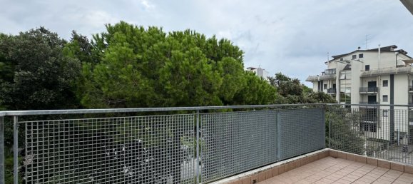 3 rooms Apartment in Jesolo, Italy No. 227072 2