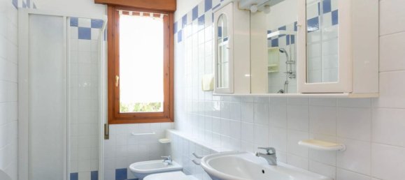 3 rooms Apartment in Jesolo, Italy No. 227072 10