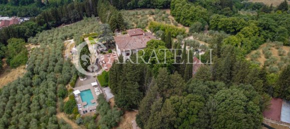 Вилла с 22 спальнями в Понтассьеве, Италия № 79707 40