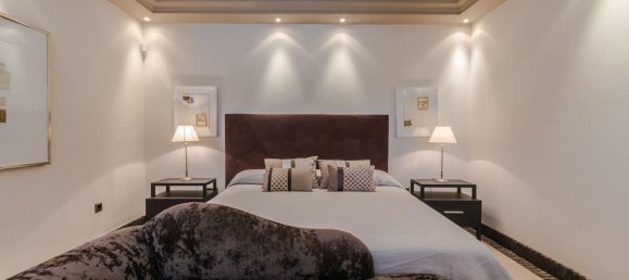 4 bedrooms Villa in Marbella, Spain No. 52953 33