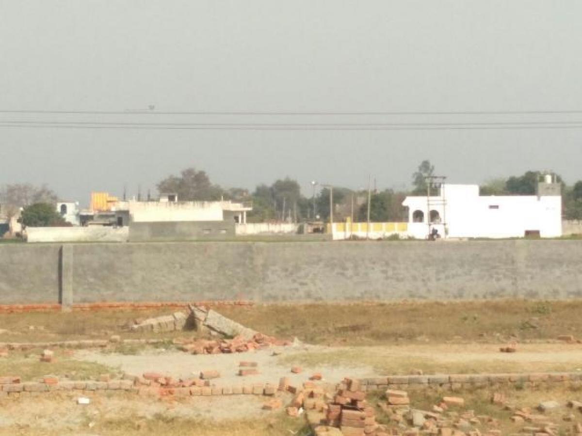  Land in Faridabad, India No. 35452