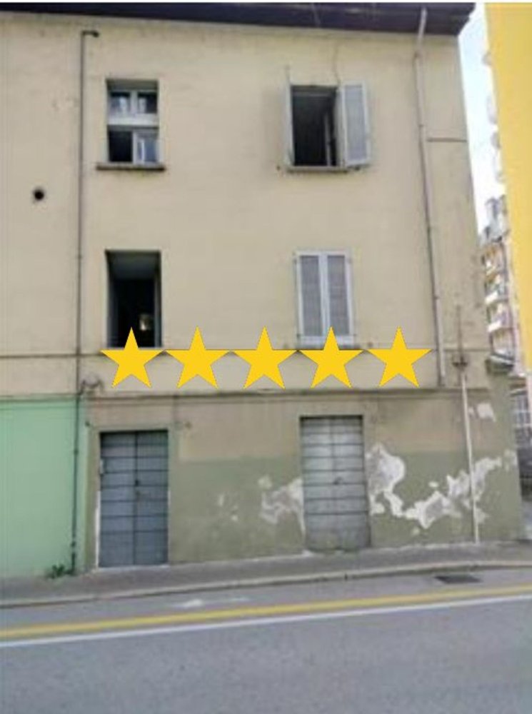 3 rooms Apartment in Sondrio, Italy No. 7233