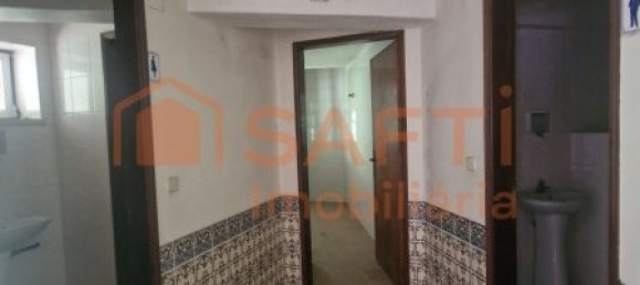  Commercial property in Figueiro dos Vinhos, Portugal No. 265321 12