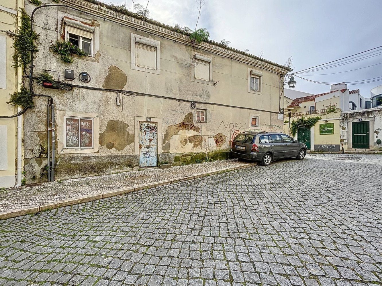  بناية في Almada, Portugal 356متر مربع رقم 99578