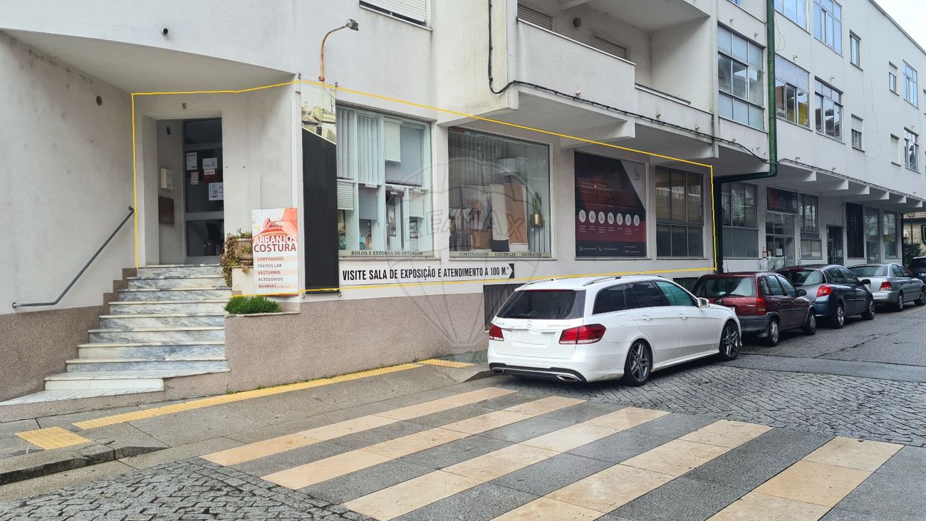 229m² Commercial property in Oliveira de Frades, Portugal No. 42445