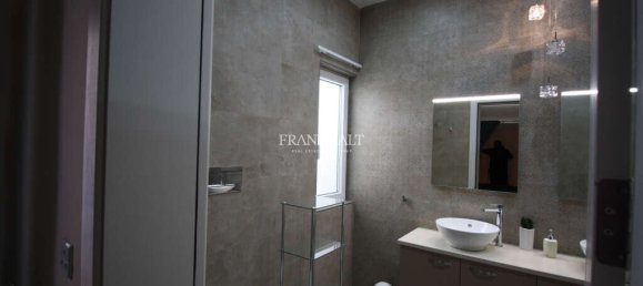 2 bedrooms Penthouse in Mgarr, Malta No. 10776 8