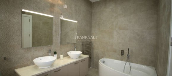 2 bedrooms Penthouse in Mgarr, Malta No. 10776 9