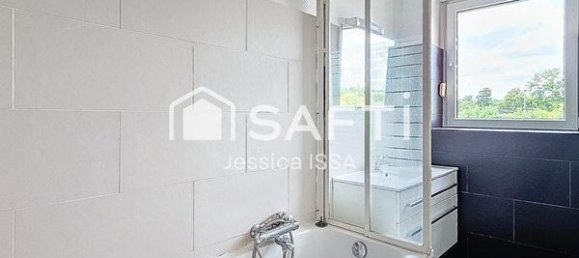 Apartamento de 3 dormitorios en Forbach, France No. 153835 15